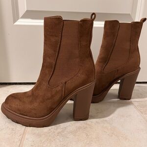 Nine West Brown Heeled Boots